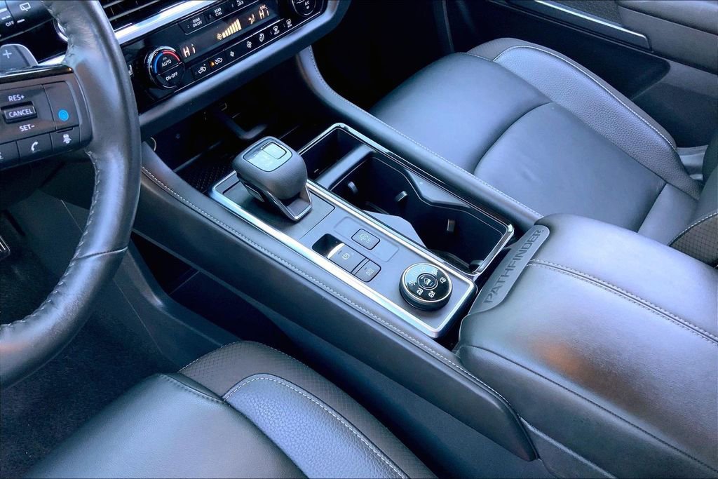 Used 2023 Nissan Pathfinder SL image 13