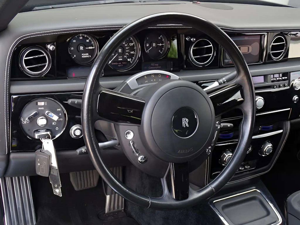 Certified 2009 Rolls-Royce Phantom Sedan image 16