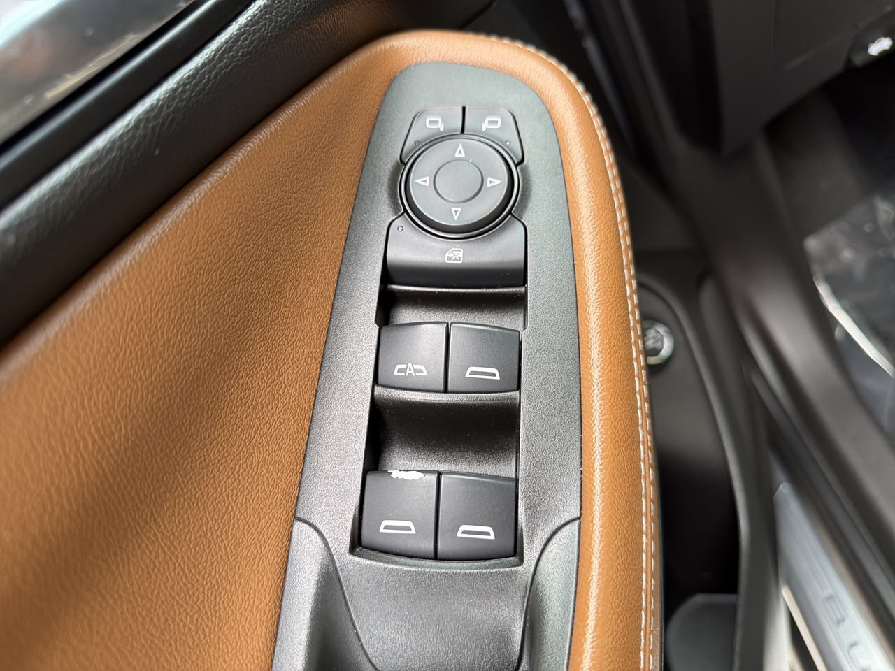 Used 2020 Buick Encore GX Essence FWD image 18