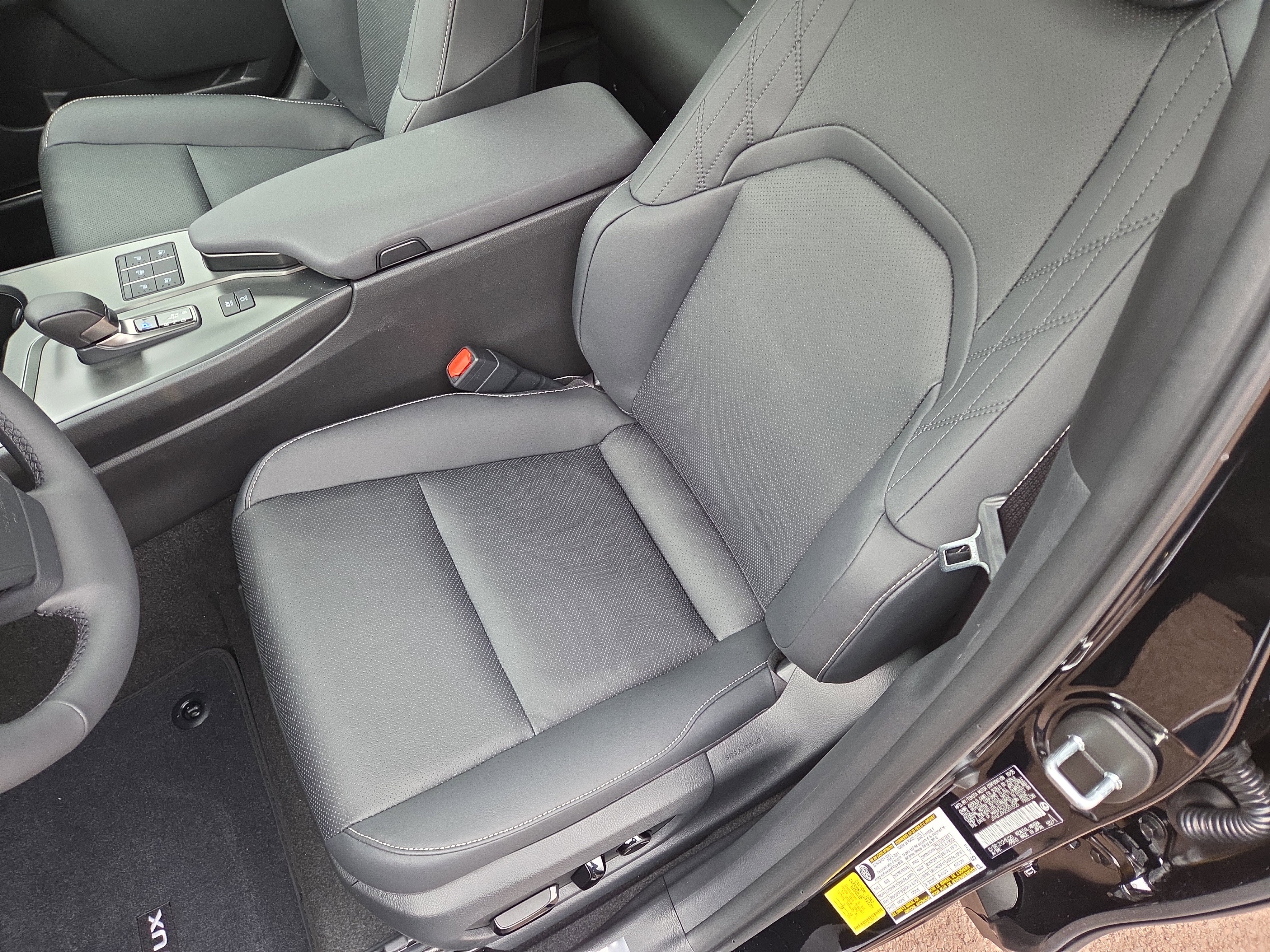 New 2025 Lexus UX 300h AWD image 6