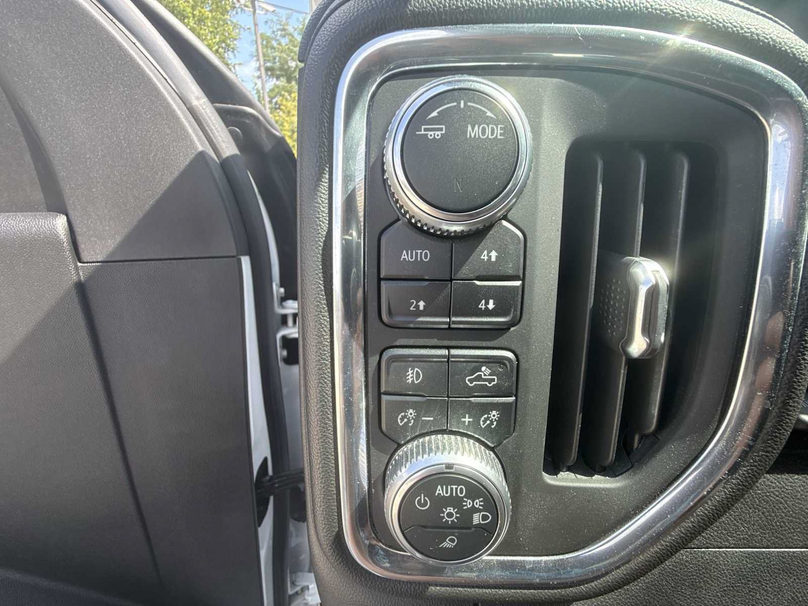 Certified 2020 GMC Sierra 3500 Denali w/ Technology Package AWD/4WD image 18