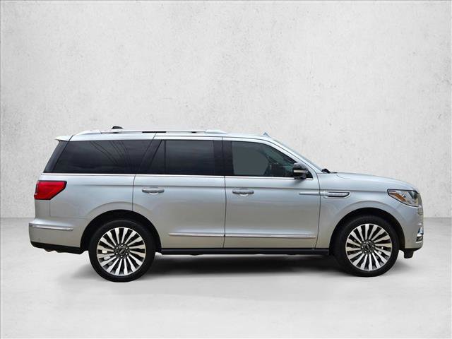 Used 2019 Lincoln Navigator Reserve w/ Cargo Package AWD/4WD image 4