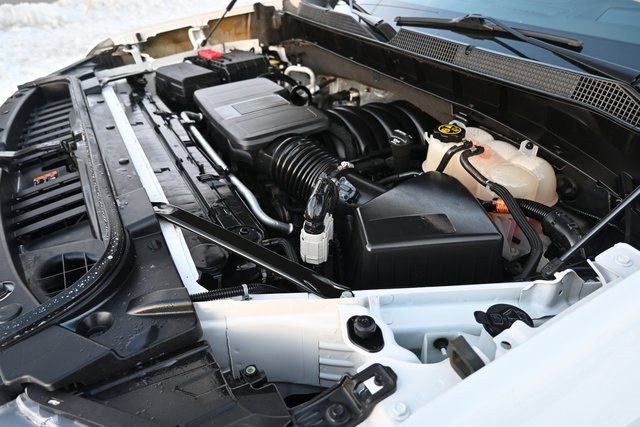 Used 2022 Chevrolet Silverado 1500 High Country w/ Technology Package image 16