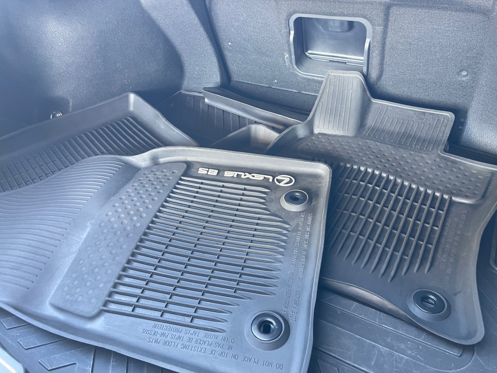 Used 2025 Lexus ES 350 w/ Premium Package image 23