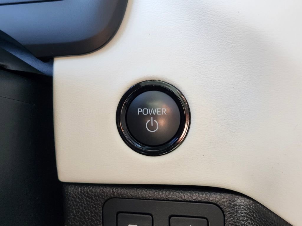 Used 2025 Toyota Tundra Capstone AWD/4WD image 23