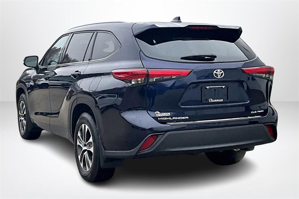 Used 2022 Toyota Highlander XLE image 4