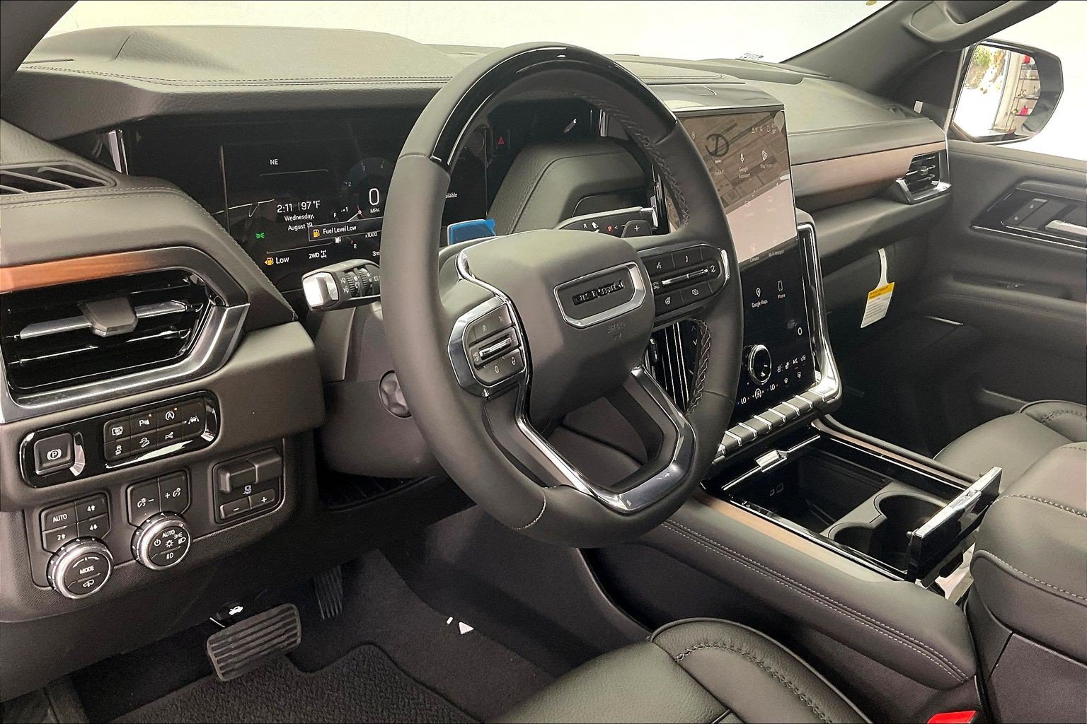 New 2026 GMC Yukon XL Denali w/ Denali Reserve Package AWD/4WD image 4