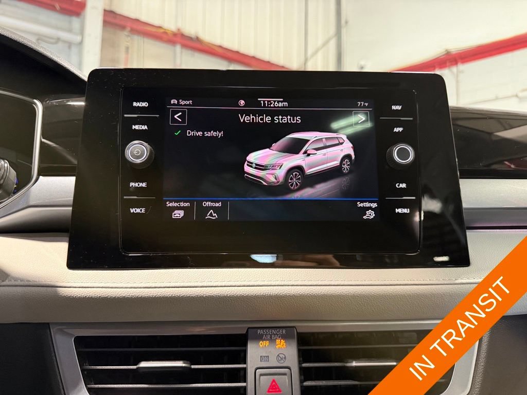 Used 2025 Volkswagen Taos SEL AWD/4WD image 14