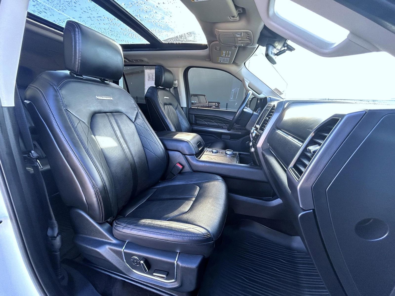 Used 2021 Ford Expedition Platinum image 15