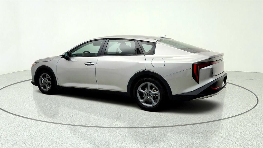 Used 2025 Kia K4 FWD image 7