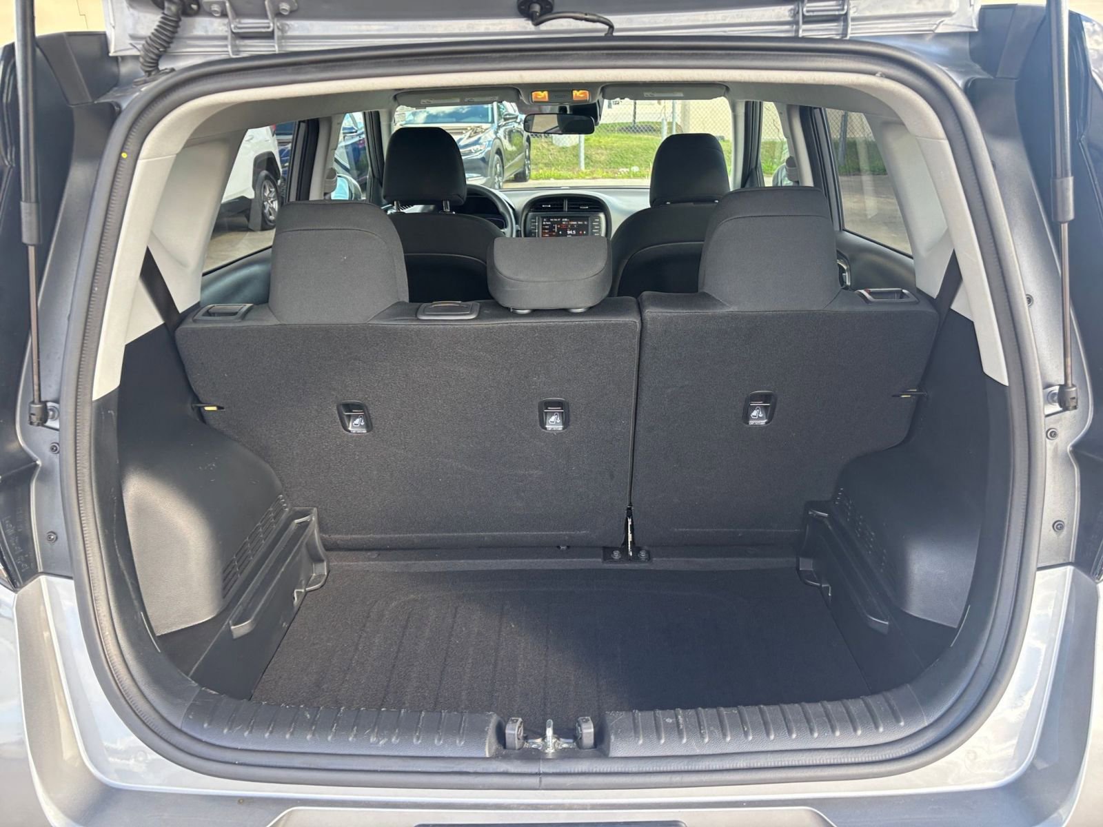 Used 2025 Kia Soul LX w/ LX Technology Package image 29