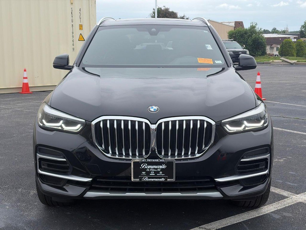 Used 2023 BMW X5 xDrive40i w/ Premium Package AWD/4WD image 2