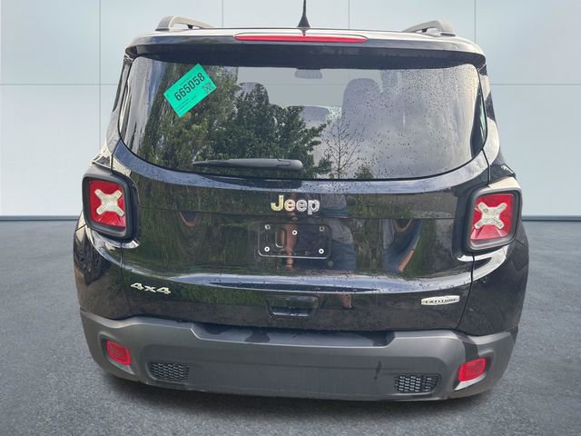 Used 2019 Jeep Renegade Latitude w/ Cold Weather Group AWD/4WD image 3