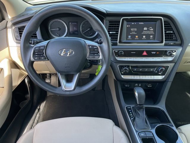 Used 2018 Hyundai Sonata SE w/ Cargo Package image 11