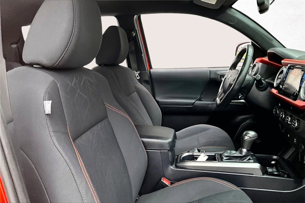 Used 2017 Toyota Tacoma TRD Off-Road image 28