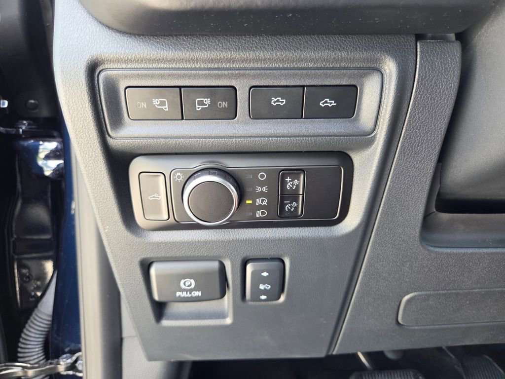 Used 2023 Ford F150 Lightning Platinum AWD/4WD image 22