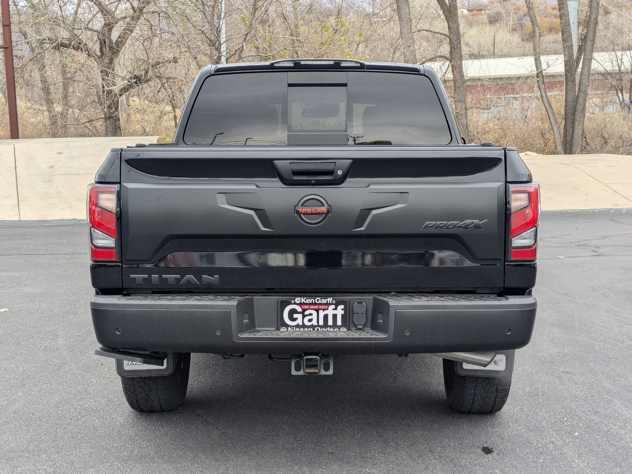 Used 2021 Nissan Titan PRO-4X w/ Pro-4x Convenience Package image 7