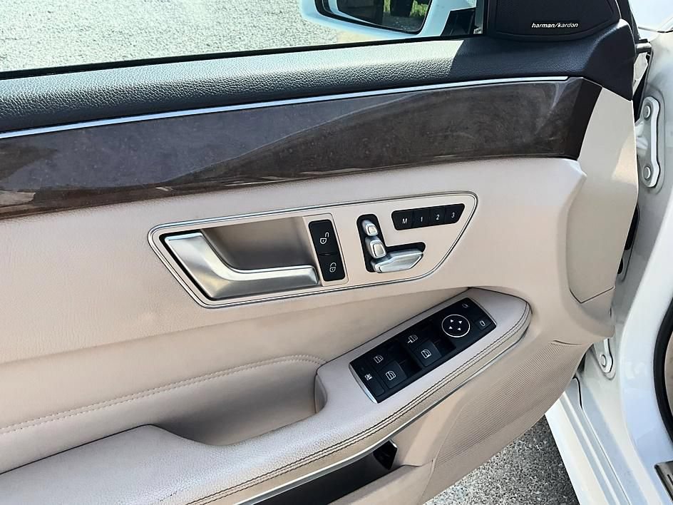 Used 2014 Mercedes-Benz E 350 4MATIC Sedan image 13