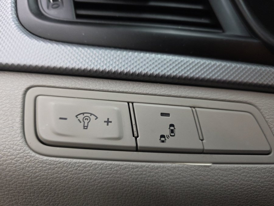 Used 2019 Hyundai Sonata SE w/ Cargo Package FWD image 26