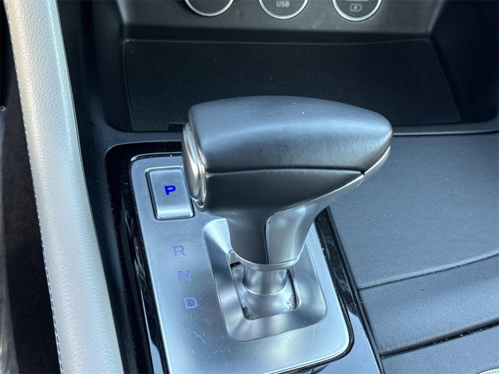 Used 2023 Genesis G70 2.0T image 16