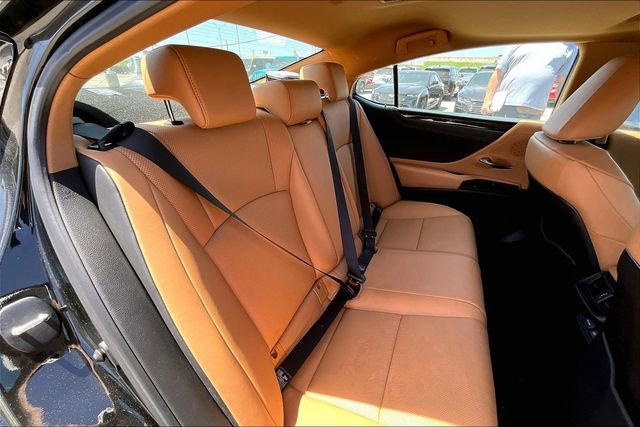 Used 2023 Lexus ES 350 w/ Accessory Package (Z2) FWD image 27