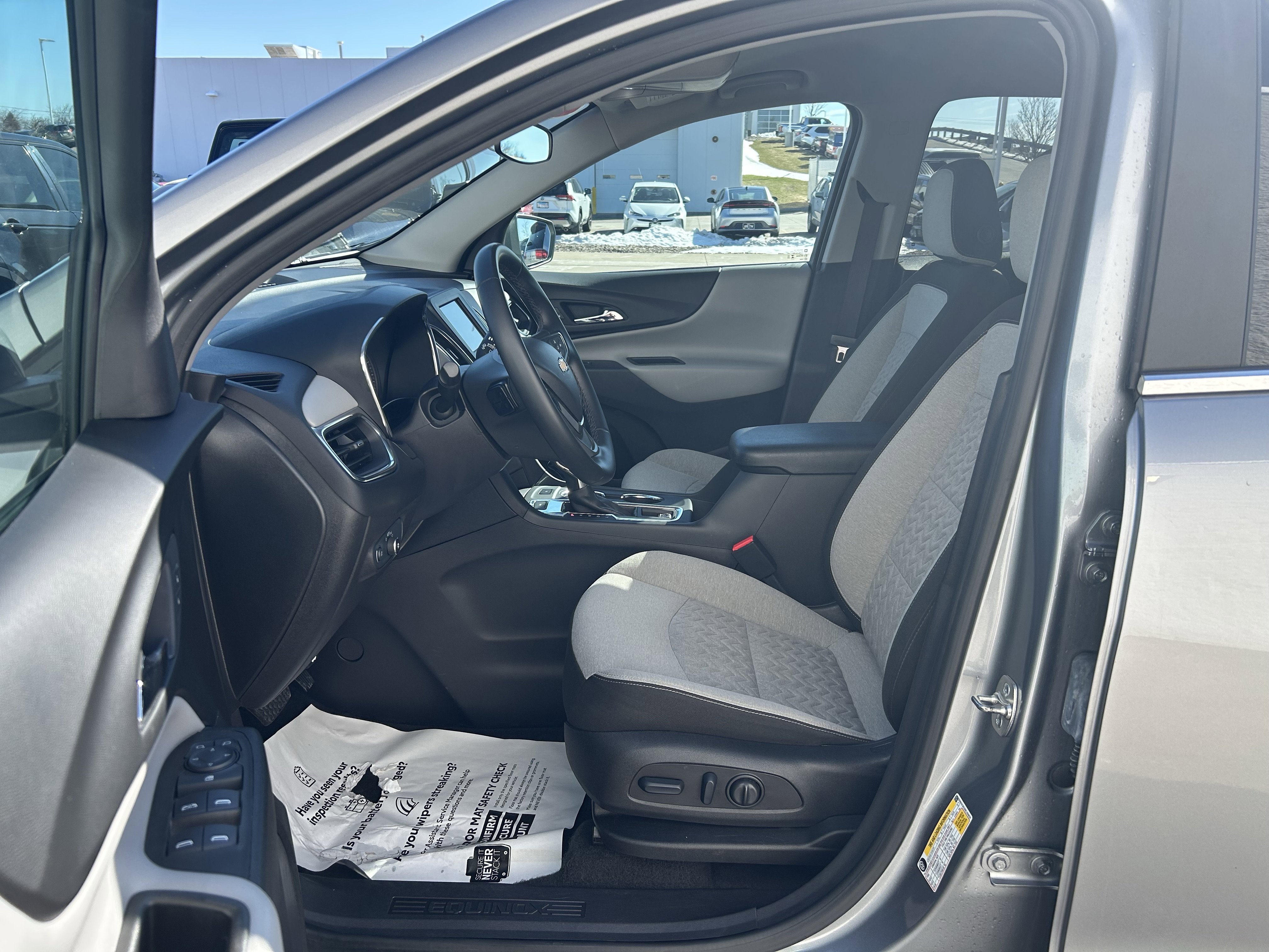 Used 2024 Chevrolet Equinox LT image 13