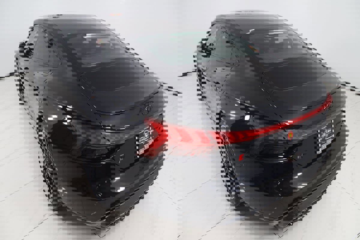 Used 2024 Audi RS e-tron GT w/ Carbon Performance Package image 36