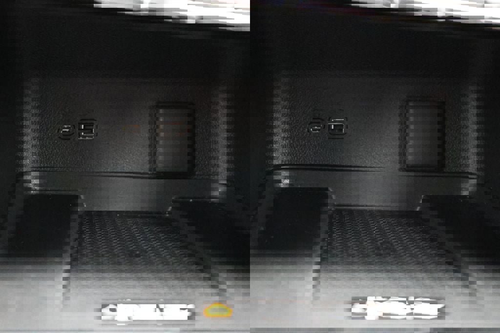 Used 2024 Chevrolet Traverse LT w/ Midnight/Sport Edition image 24