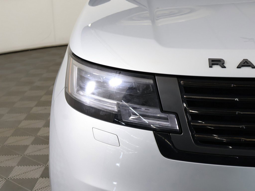 Used 2023 Land Rover Range Rover SV image 16