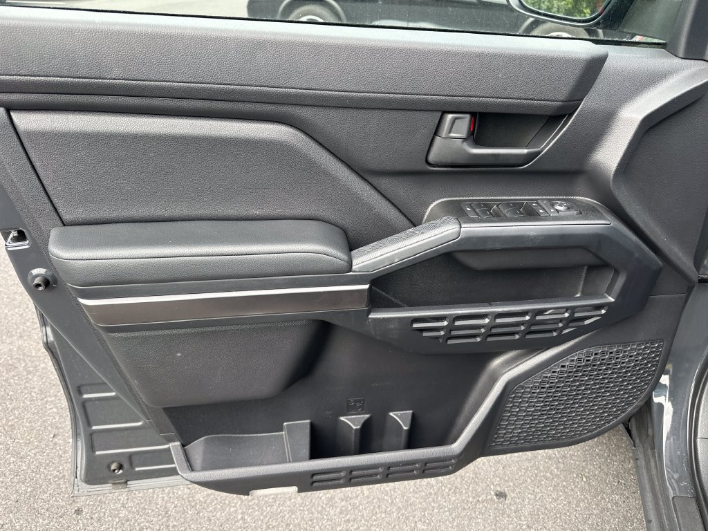 Used 2025 Toyota 4Runner SR5 AWD/4WD image 11
