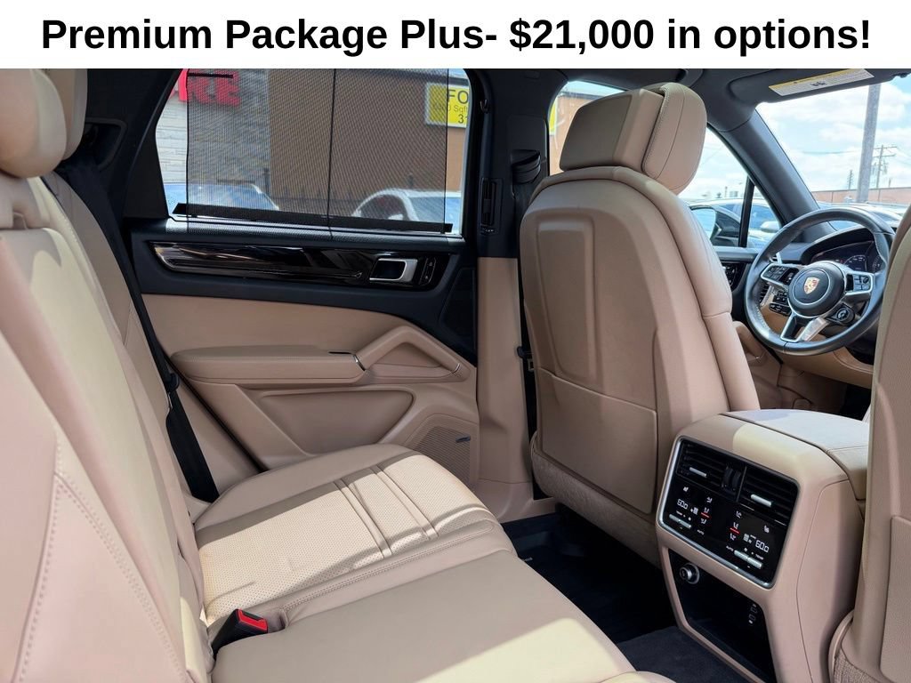 Used 2020 Porsche Cayenne E-Hybrid w/ Premium Plus Package AWD/4WD image 25