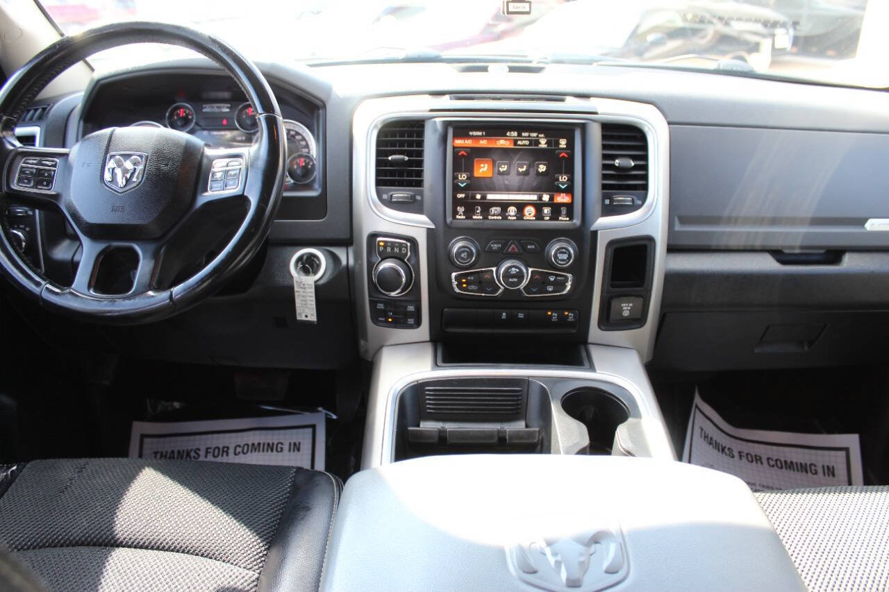 Used 2017 RAM 1500 Lone Star AWD/4WD image 17