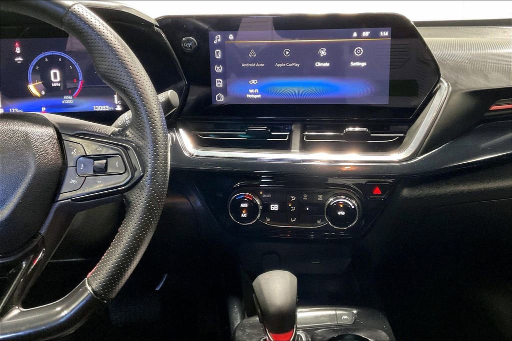 Used 2025 Chevrolet Trax RS w/ Sunroof Package image 8