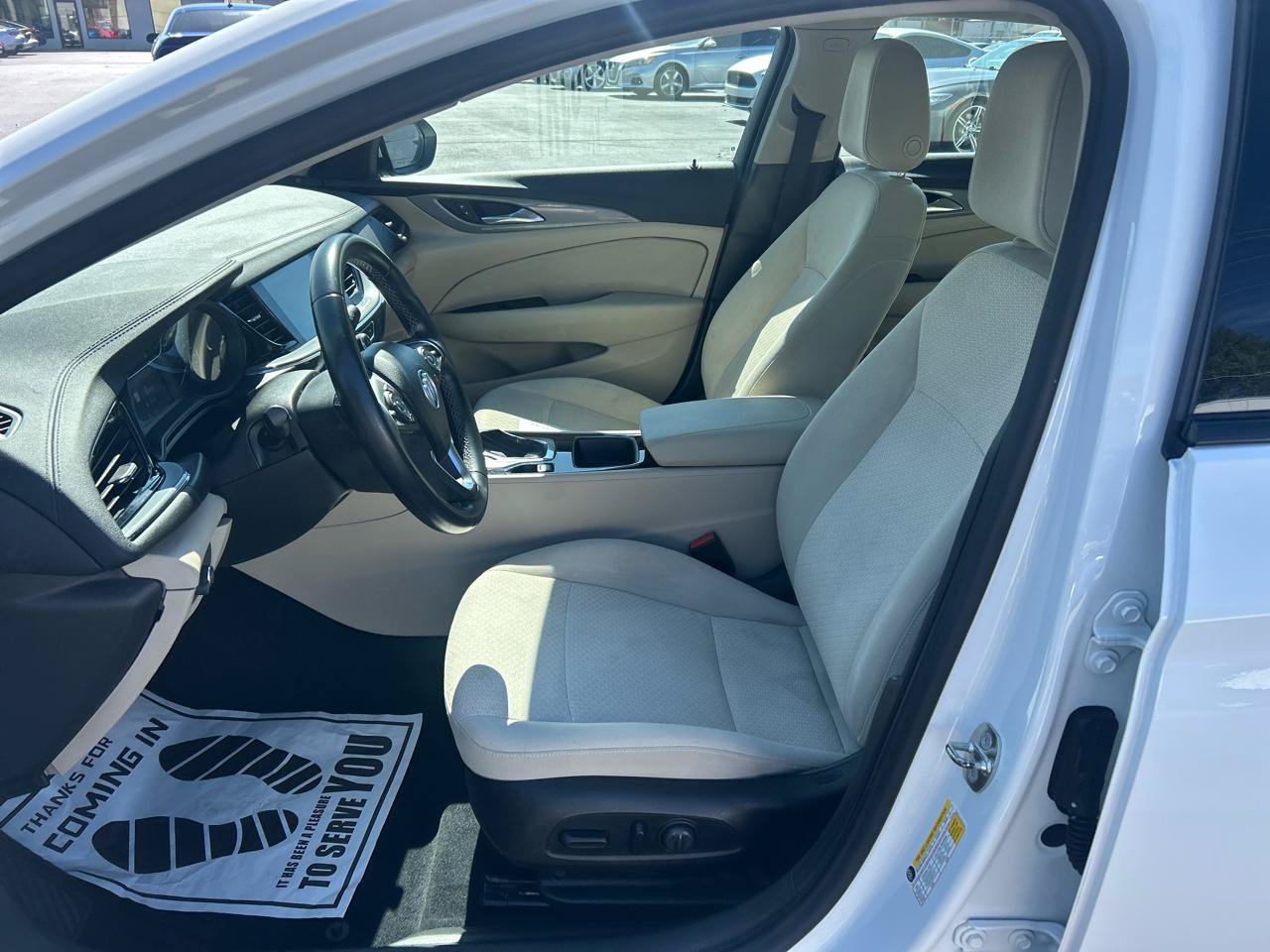 Used 2018 Buick Regal Preferred w/ Sights and Sounds Package FWD image 10