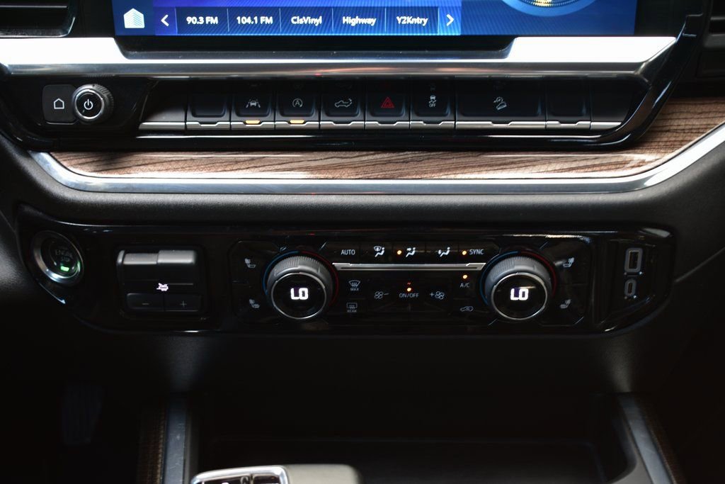 Used 2025 Chevrolet Silverado 1500 LT image 30