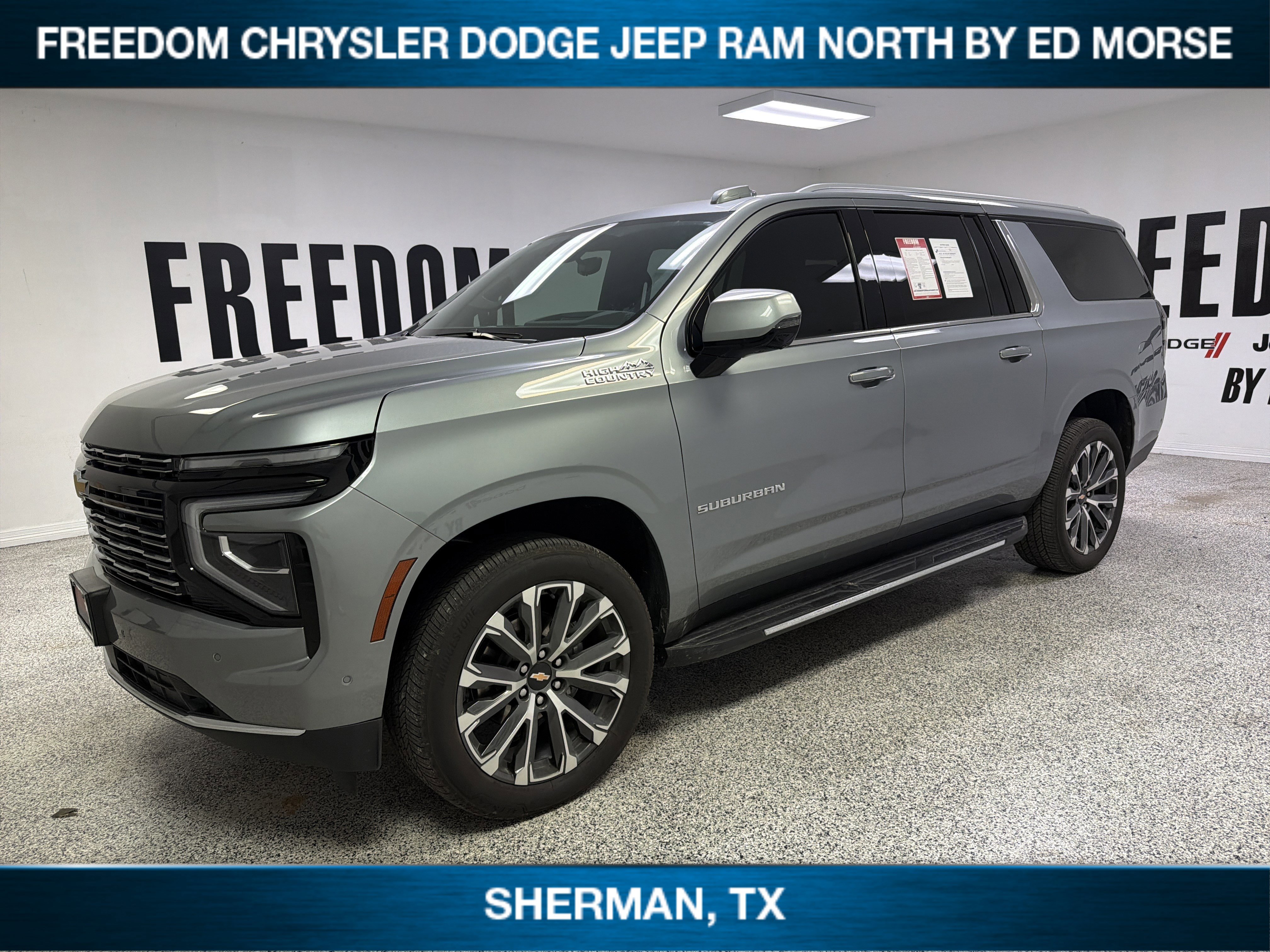 Used 2025 Chevrolet Suburban High Country AWD/4WD image 1
