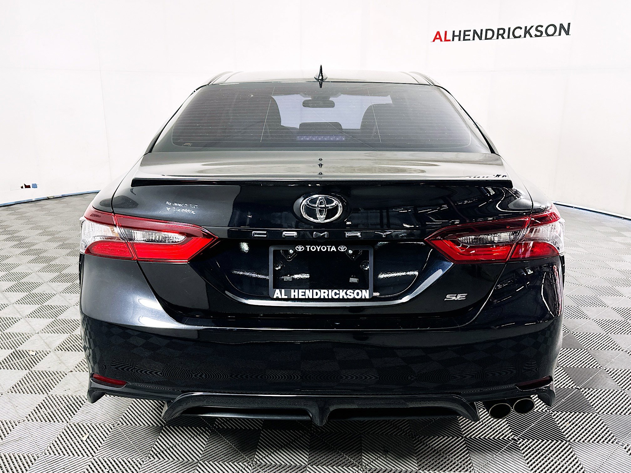 Used 2022 Toyota Camry SE image 4