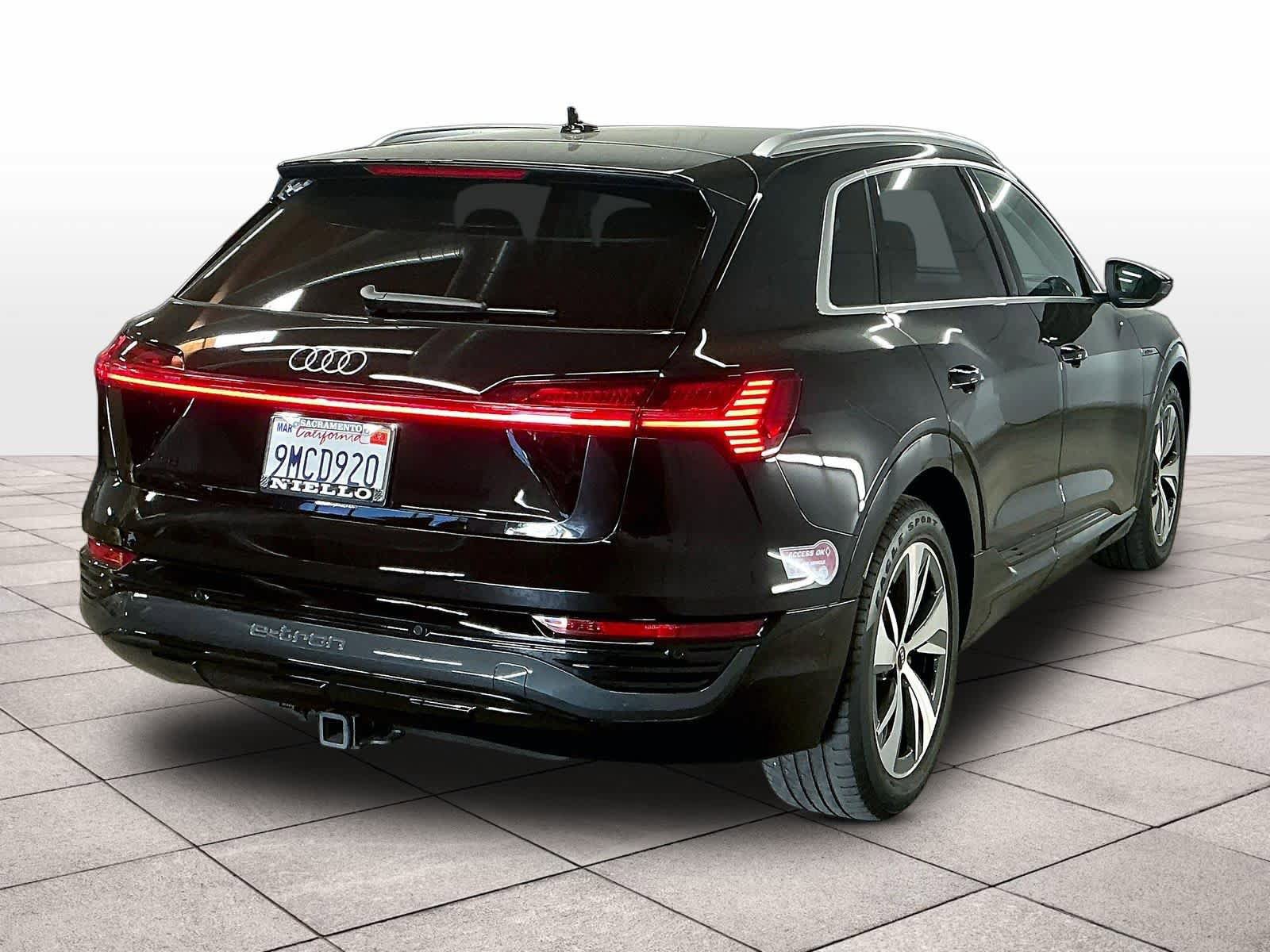 Certified 2024 Audi Q8 e-tron Premium Plus w/ Premium Plus Package AWD/4WD image 14