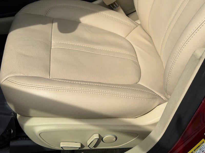 Used 2015 Lincoln MKZ w/ Equipment Group 102A Reserve image 26