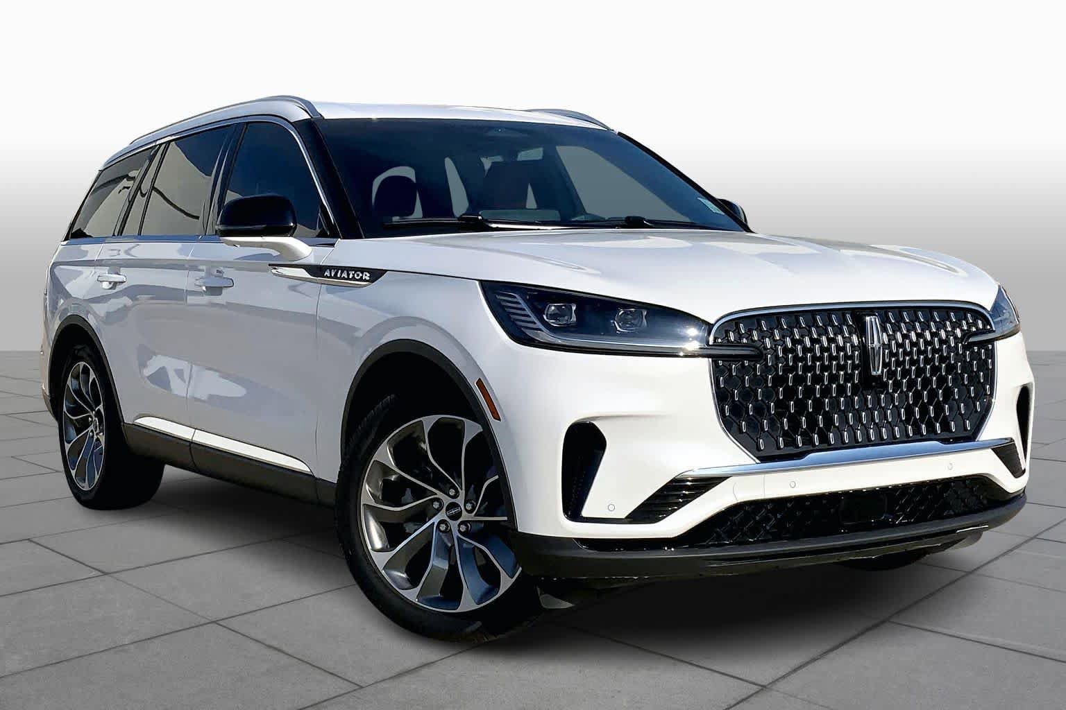 Used 2025 Lincoln Aviator Reserve w/ Illumination Package RWD image 3