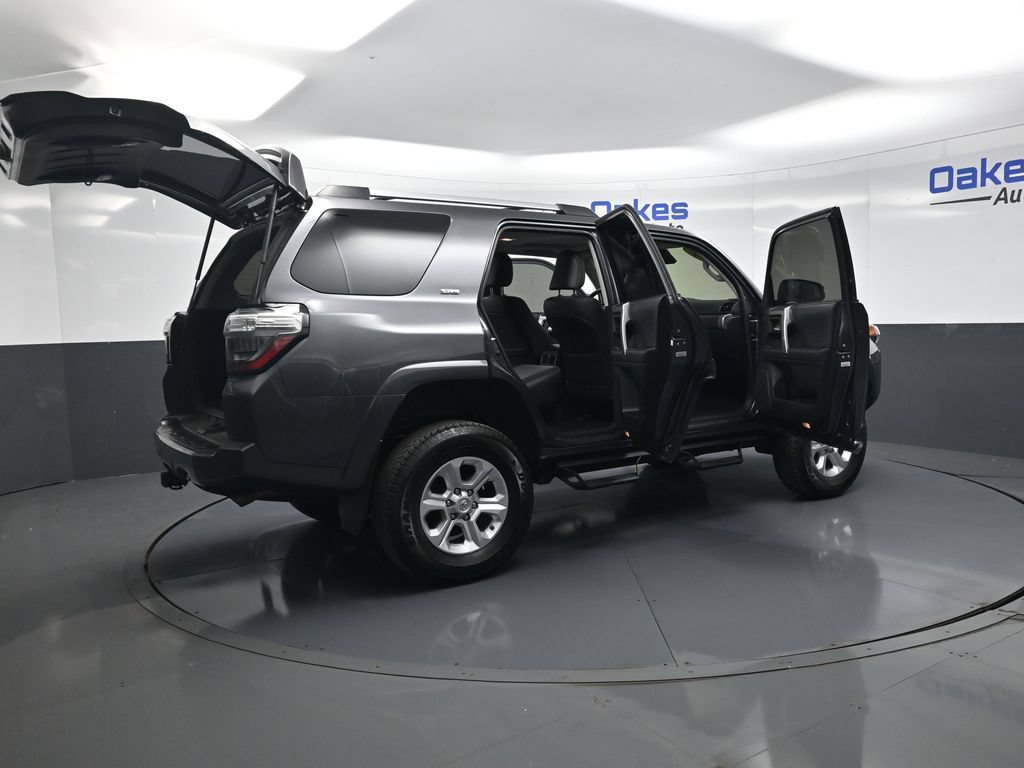 Used 2021 Toyota 4Runner SR5 Premium w/ Moonroof Package AWD/4WD image 58