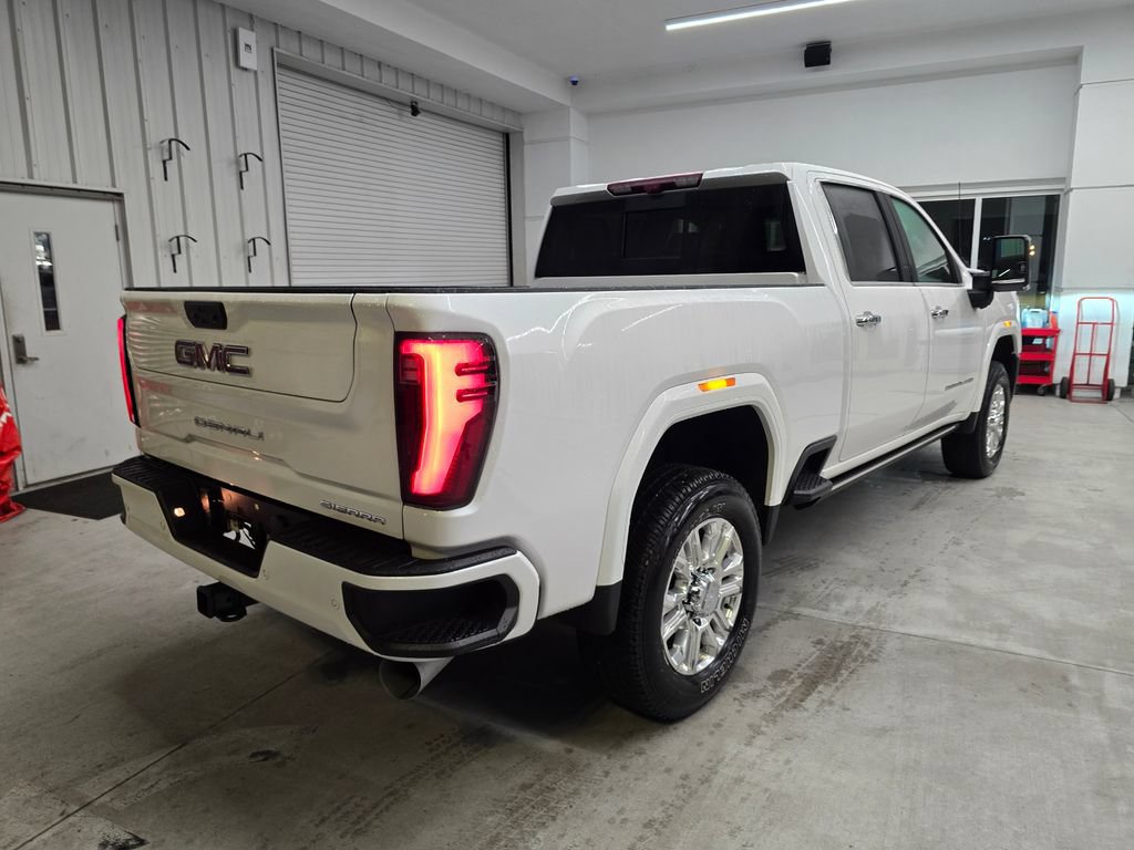 Used 2024 GMC Sierra 3500 Denali w/ Denali Reserve Package AWD/4WD image 8