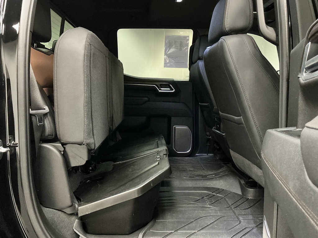 Used 2026 Chevrolet Silverado 1500 High Country AWD/4WD image 36