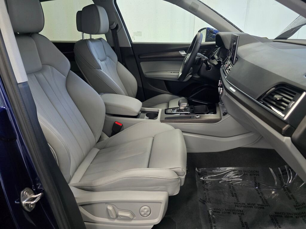 Certified 2025 Audi Q5 2.0T Premium Plus w/ Premium Plus Package image 28