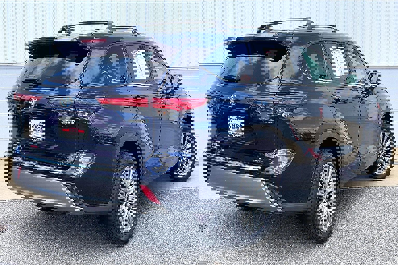 Used 2023 Toyota Highlander Platinum image 17