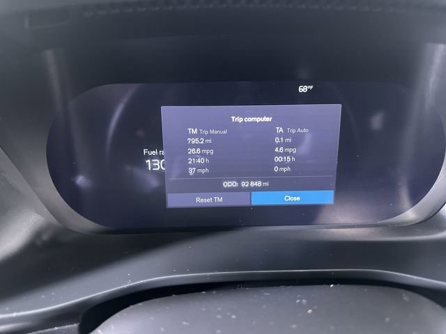 Used 2023 Volvo XC40 B5 Core image 31