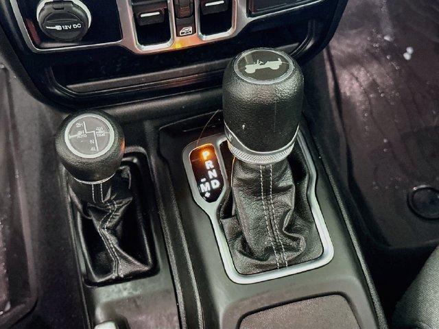 Used 2024 Jeep Wrangler Unlimited Sahara AWD/4WD image 14