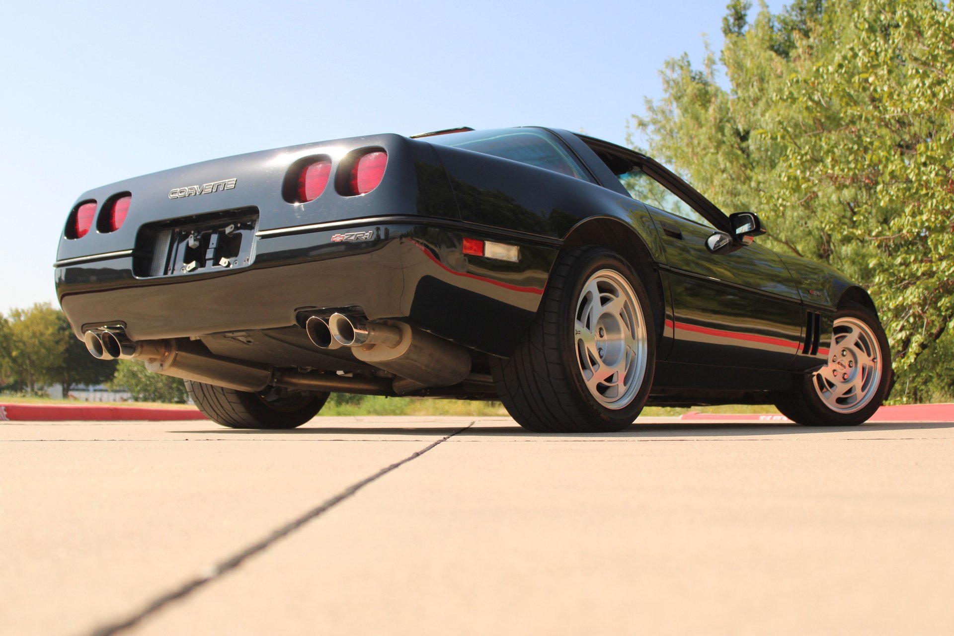 Used 1990 Chevrolet Corvette ZR-1 RWD image 16