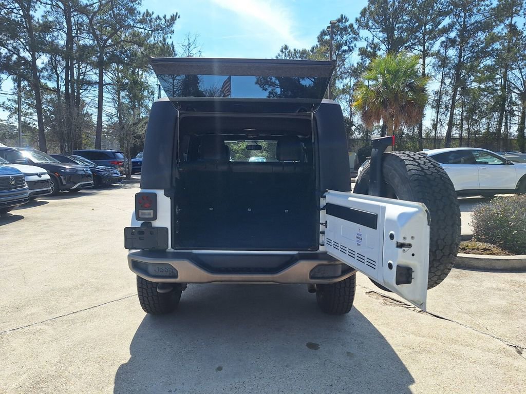 Used 2016 Jeep Wrangler Unlimited Sahara image 22