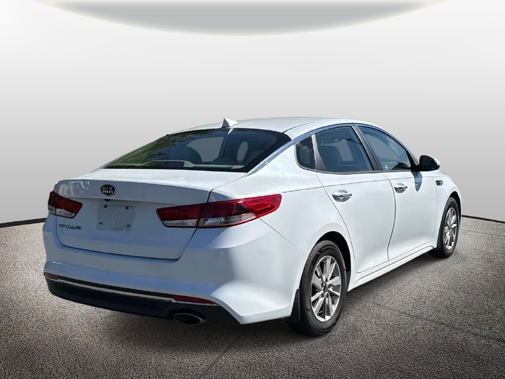 Used 2017 Kia Optima LX FWD image 2